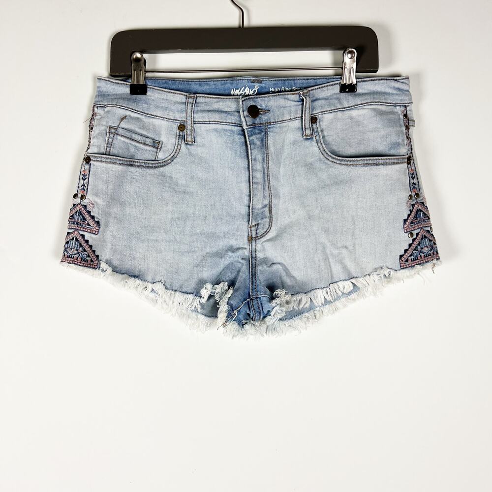 Mossimo High Rise Short light wash with embroidery Size 14 / 32